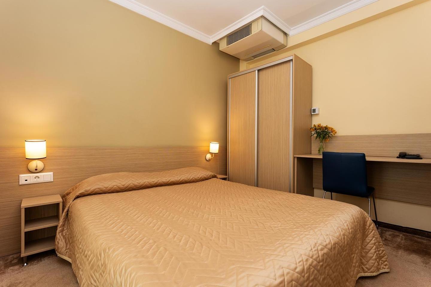 Geneva Hotel 4*